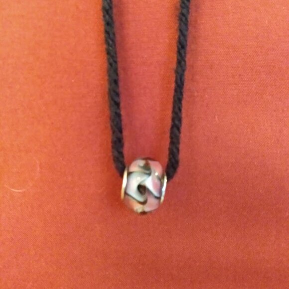 925 marked glass charm pink, white, and black. - Picture 2 of 3